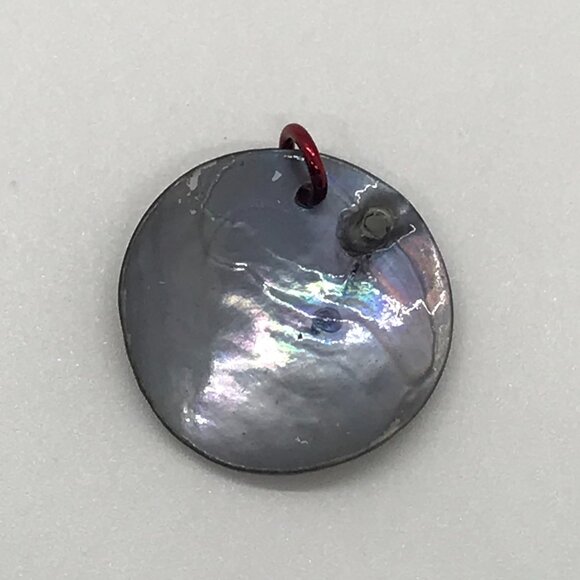 Purple Black Lip Shell Pendant - Picture 1 of 10